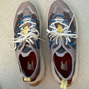 Sorrel athletic shoes size 9